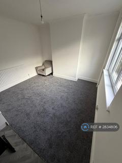 3 bedroom semi-detached house to rent, North Avenue, Blackpool, FY3