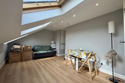 1 bedroom apartment to rent, Cranbrook Park, London N22