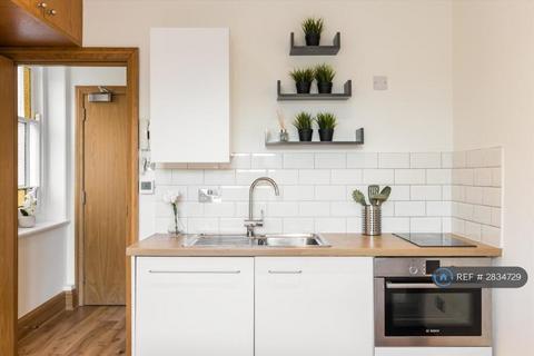 undefined, St Johns Road, Richmond, TW9