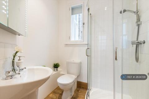 undefined, St Johns Road, Richmond, TW9