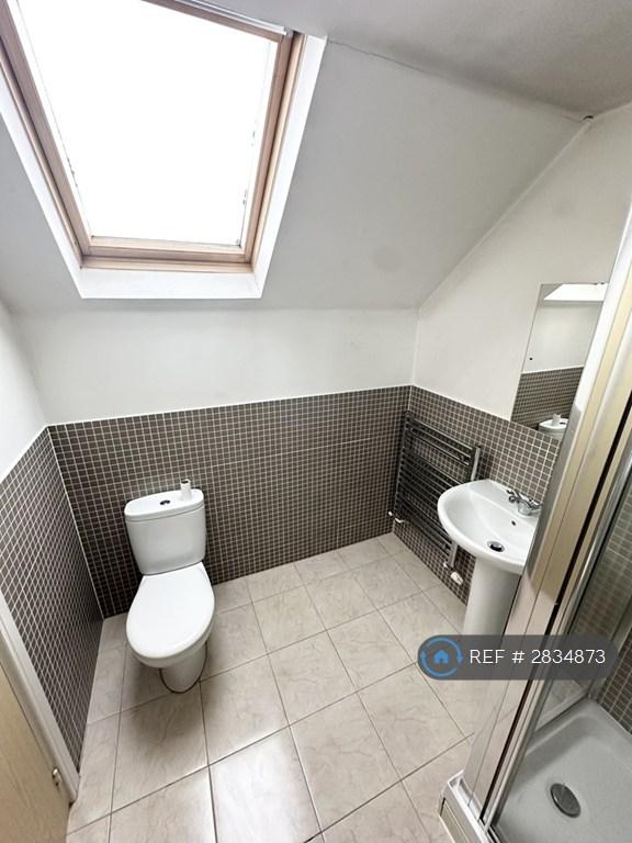 Bedroom 4 Ensuite