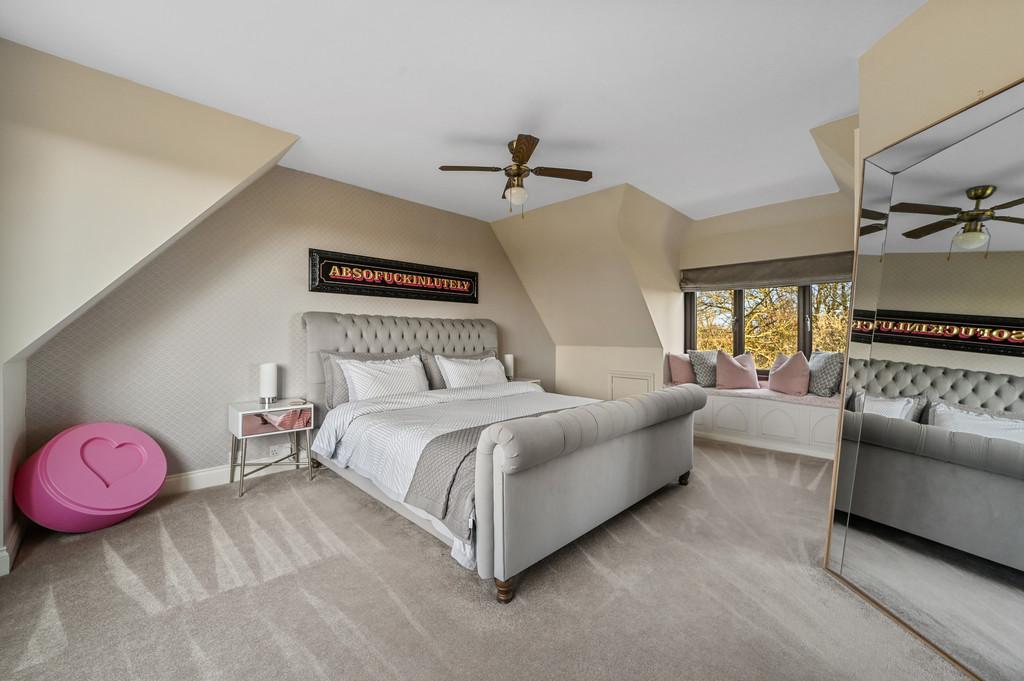 Mill Hill-bedroom