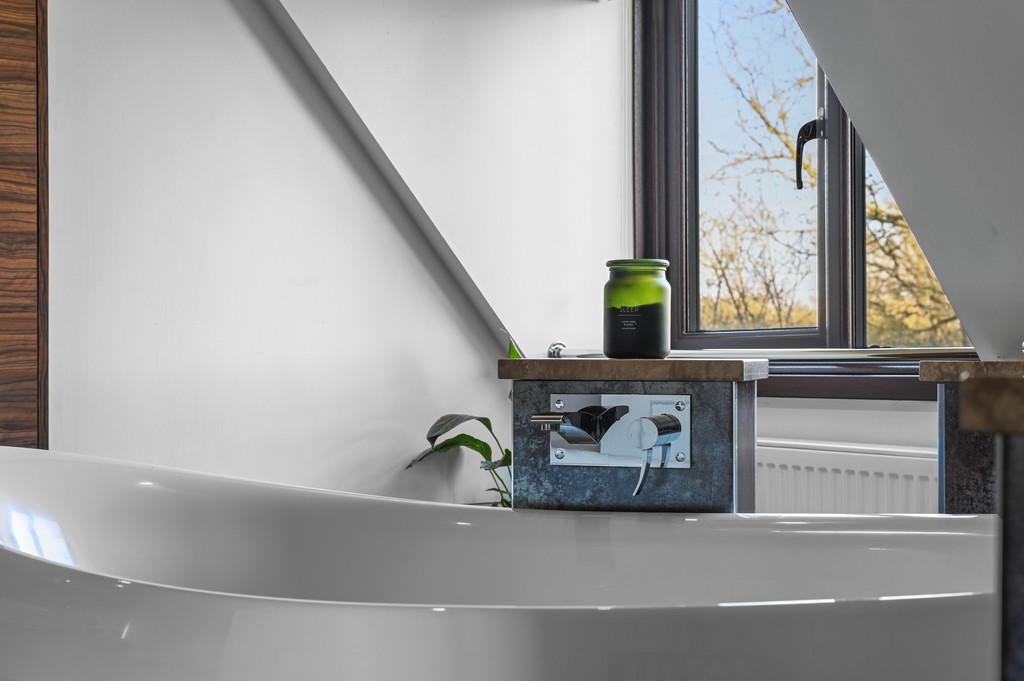 Mill Hill-bathroomlifestyle