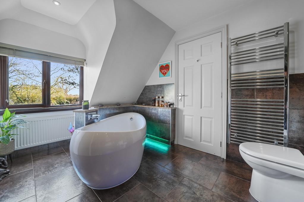 Mill Hill-bathroom