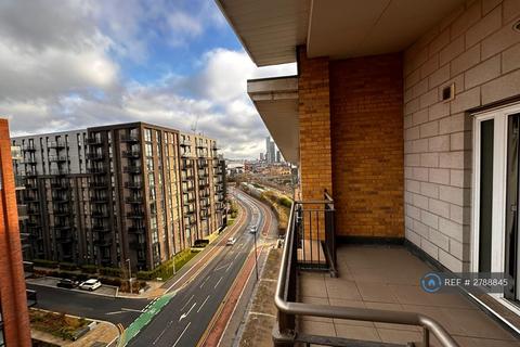 2 bedroom penthouse to rent, Middlewood Street, Salford, M5