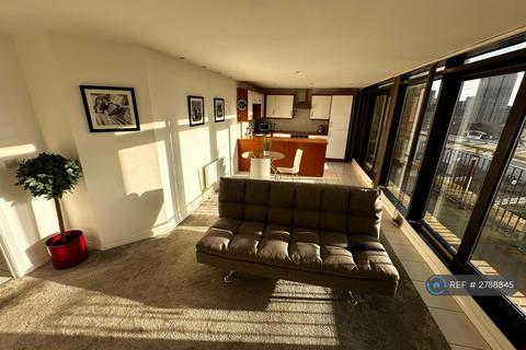 2 bedroom penthouse to rent, Middlewood Street, Salford, M5
