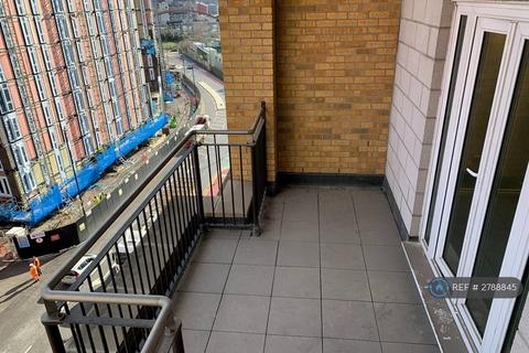 2 bedroom penthouse to rent, Middlewood Street, Salford, M5