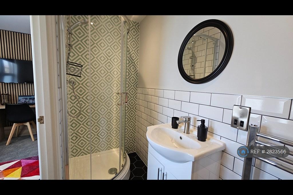 Room 3 Ensuite