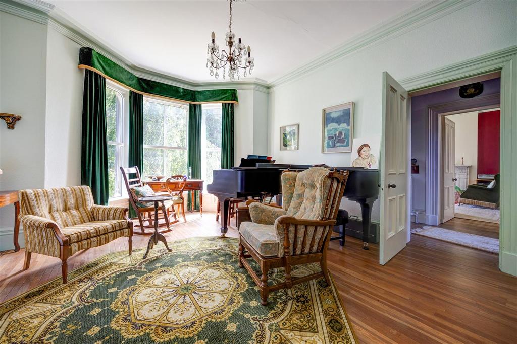 Piano Room 09.jpg
