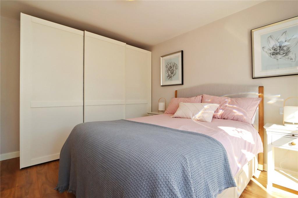 Bedroom 1 Pic 2