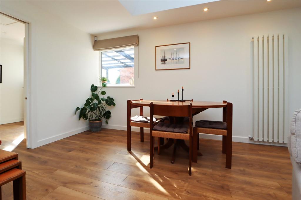 Dining Area Pic 1