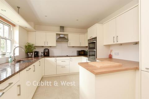 undefined, Allingtons, Reigate RH2