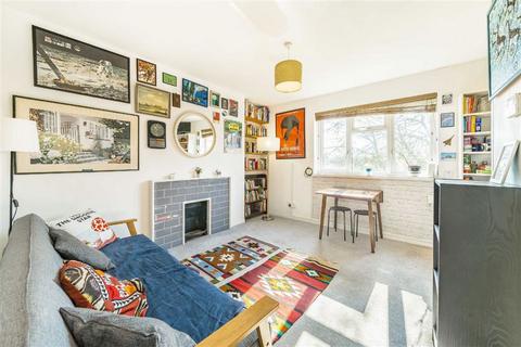1 bedroom flat to rent, Rosendale Road, London SE21