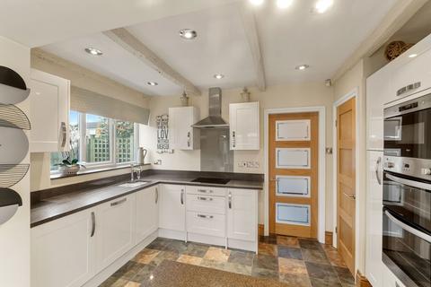 4 bedroom detached house for sale, Bedfords Fold, Leeds LS25