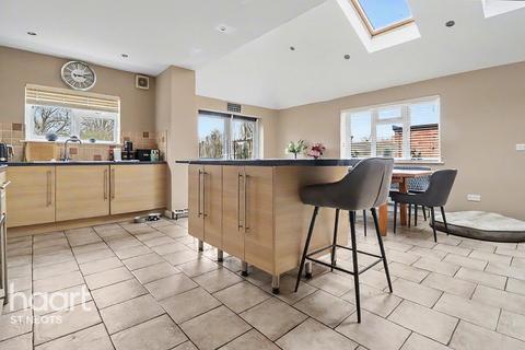 5 bedroom semi-detached house for sale, East Chadley Lane, Huntingdon