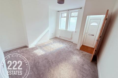 2 bedroom end of terrace house to rent, Lancaster Street, Warrington