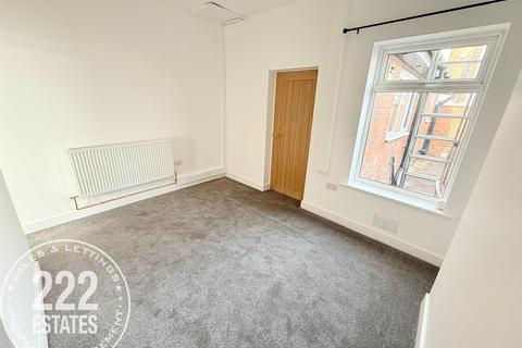 2 bedroom end of terrace house to rent, Lancaster Street, Warrington