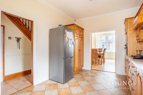 4 bedroom detached house for sale, Hainault Avenue, Westcliff-On-Sea, SS0