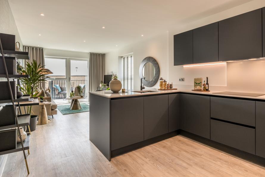 Kew Bridge Rise, 2 bedroom show home, kitchen /