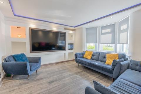 4 bedroom semi-detached house for sale, Hawthorn Gardens, Bellshill, ML4