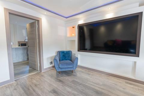 4 bedroom semi-detached house for sale, Hawthorn Gardens, Bellshill, ML4