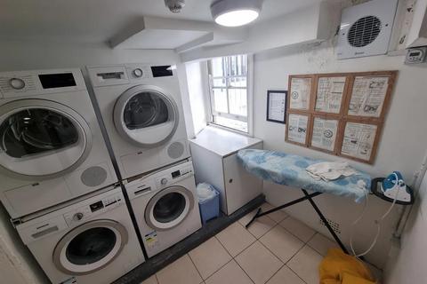 Studio to rent, Cartwright Gardens, Bloomsbury, WC1H