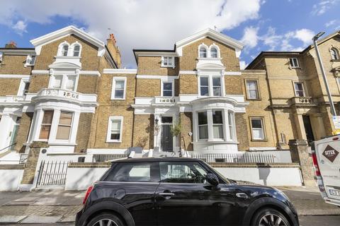 2 bedroom flat to rent, Altenburg Gardens, London