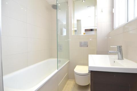 1 bedroom flat to rent, Kings Road, Richmond, Surrey