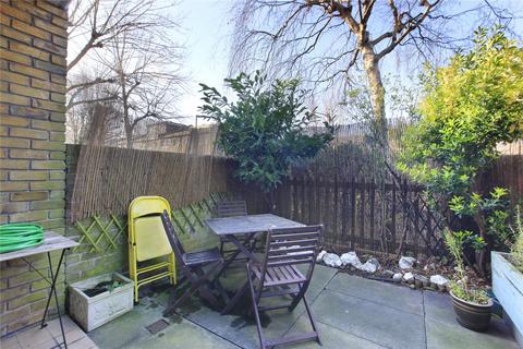 undefined, Garrick Close, Wandsworth, London