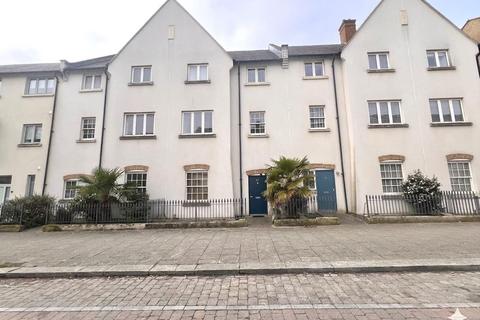 4 bedroom terraced house for sale, High Street, Upton, Northampton NN5