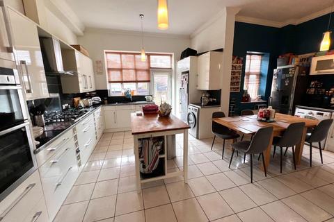 4 bedroom terraced house for sale, High Street, Upton, Northampton NN5