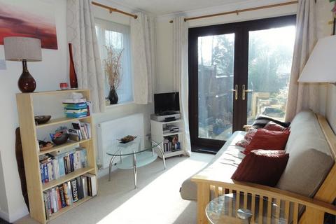 1 bedroom semi-detached house to rent, Wyndham Crescent, Cranleigh