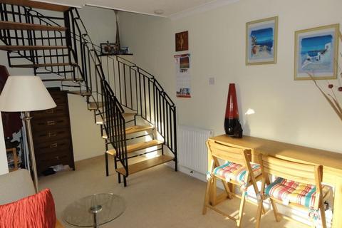 1 bedroom semi-detached house to rent, Wyndham Crescent, Cranleigh