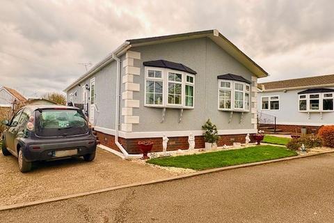 2 bedroom park home for sale, Sunnybank, Stafford