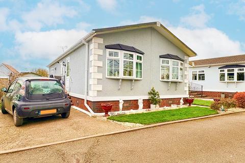 2 bedroom park home for sale, Sunnybank, Stafford