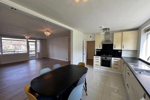 2 bedroom apartment to rent, Regents Park Road, Finchley, N3