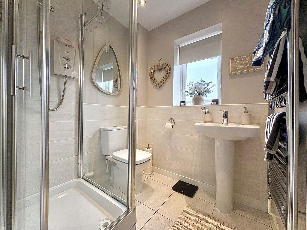 Ensuite shower room