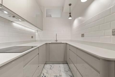 2 bedroom flat to rent, Nevern Square, Earls Court, London