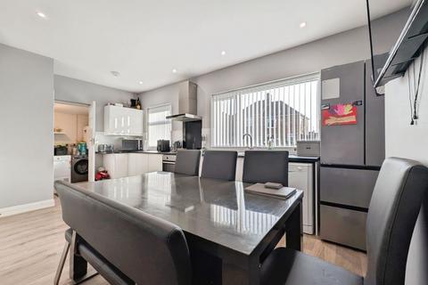 3 bedroom semi-detached house for sale, Robsheugh Place, Newcastle Upon Tyne NE5