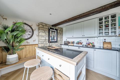 4 bedroom detached house for sale, Hook Street, Royal Wootton Bassett, Swindon, SN4