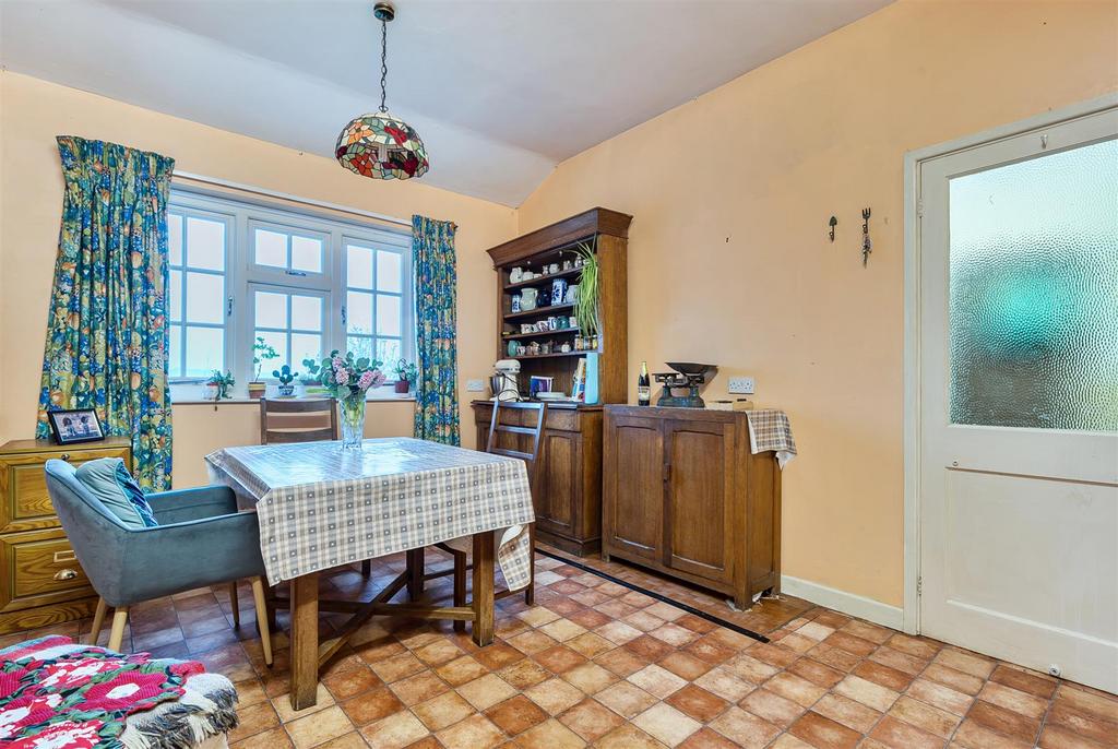 Kitchen Dining Area