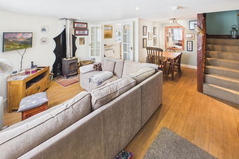 undefined, Round Corner Cottage, 14a West Street, Horncastle