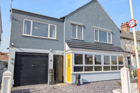 undefined, Golf Open 2026 - The Crescent, Crossens - Sleeps 7