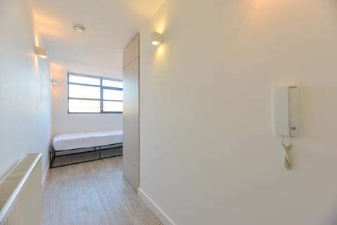 Studio to rent, College Road, Harrow HA1