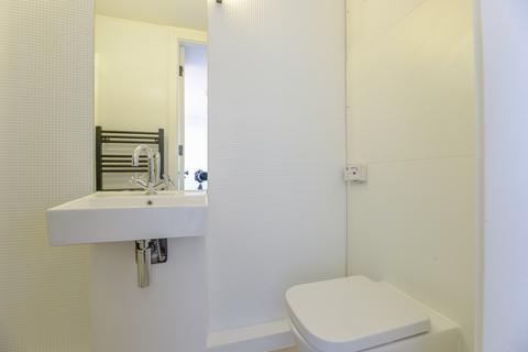 Studio to rent, College Road, Harrow HA1
