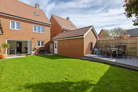 4 bedroom detached house for sale, Harris Road, Chichester