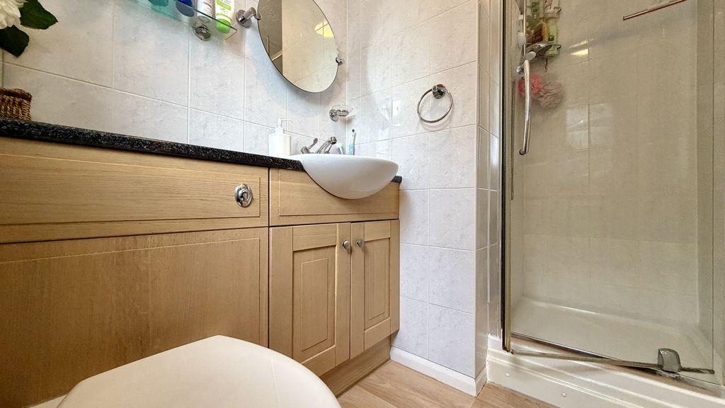En-Suite to Bedroom
