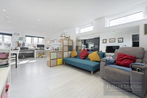 undefined, Fair Oak House, Kingswood Lane