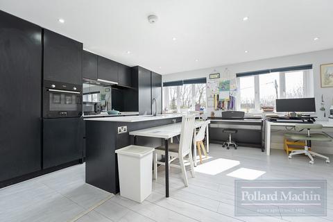 undefined, Fair Oak House, Kingswood Lane