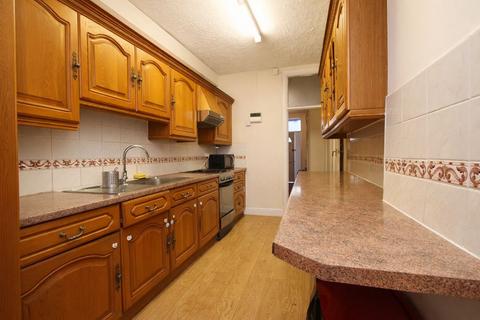 2 bedroom flat to rent, Two bedroom flat - Wood Green N22